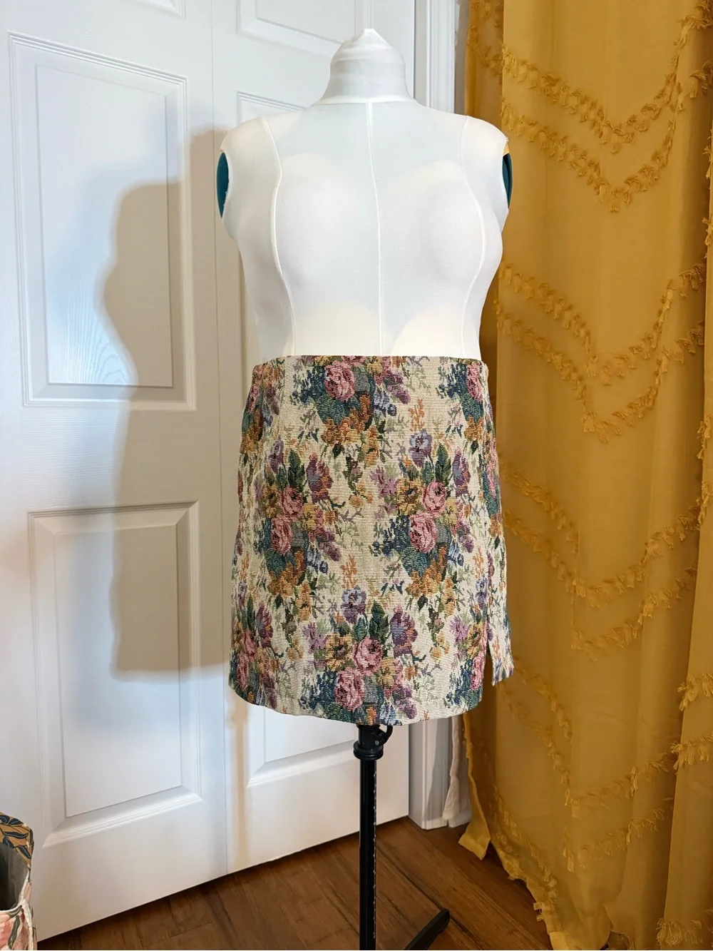 wild fable Cream Floral Jacquard Mini Skirt with Pink and Green Floral Print